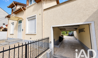 Immeuble  130 m² à vendre à Pontault-Combault (77340)
