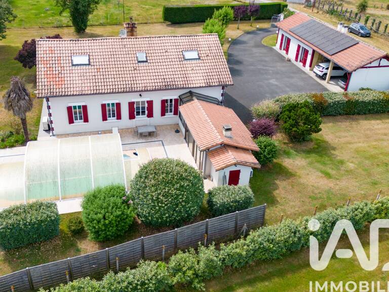 Vente Maison/villa 9 pièces — photo 1