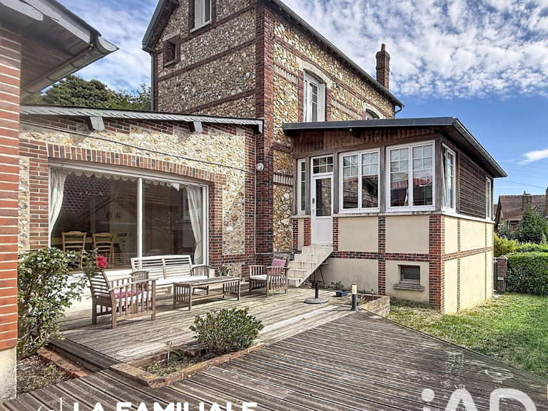 Vente Maison/villa 8 pièces — photo 1