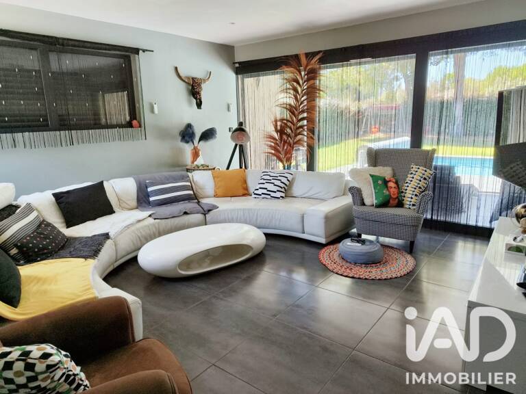 Vente Maison/villa 8 pièces — photo 1
