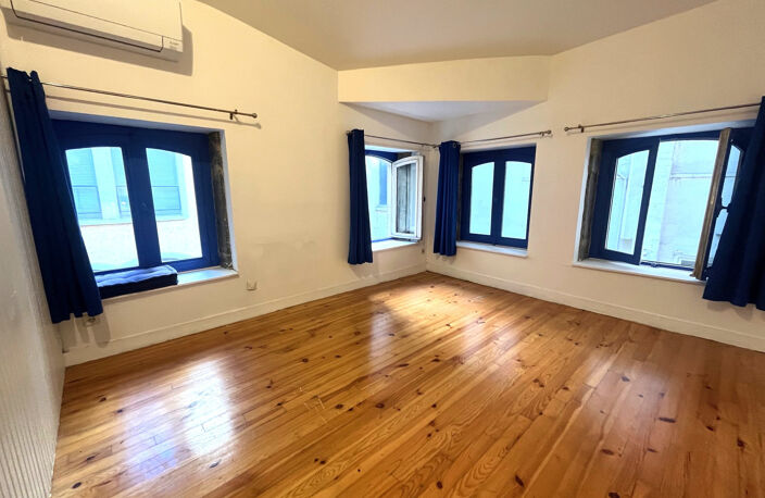 Exclusivité   3 pièces quai du Rhône en face du Parc de la T — photo 5