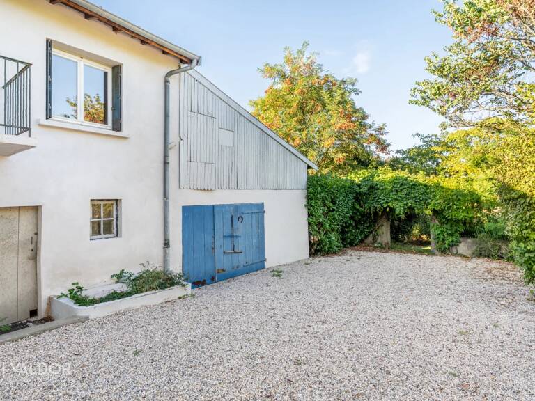 Genay centre - Maison familiale à créer - Jardin de 930 m² — photo 1