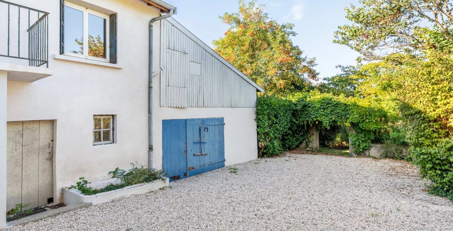 Genay centre - Maison familiale à créer - Jardin de 930 m² — photo 1