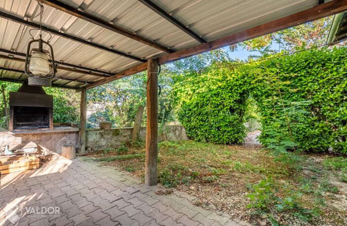 Genay centre - Maison familiale à créer - Jardin de 930 m² — photo 2