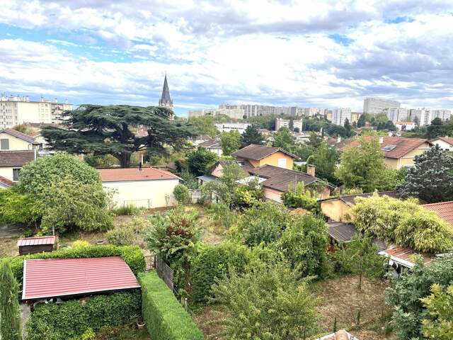 Studio au dernier étage avec vue dégagée et jardin privatif — photo du bien