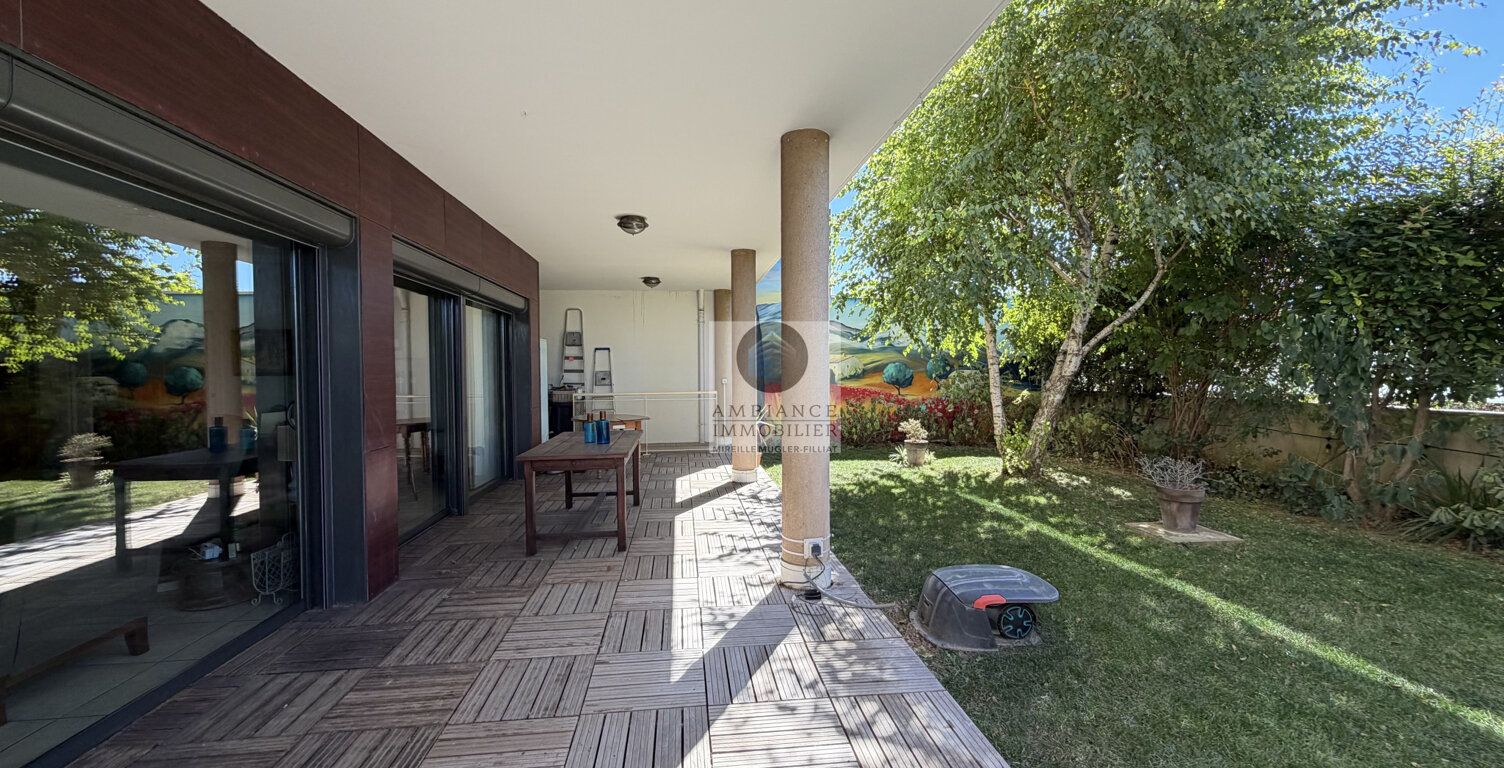 L'agrément d'un jardin, le confort d'un appartement — photo 1