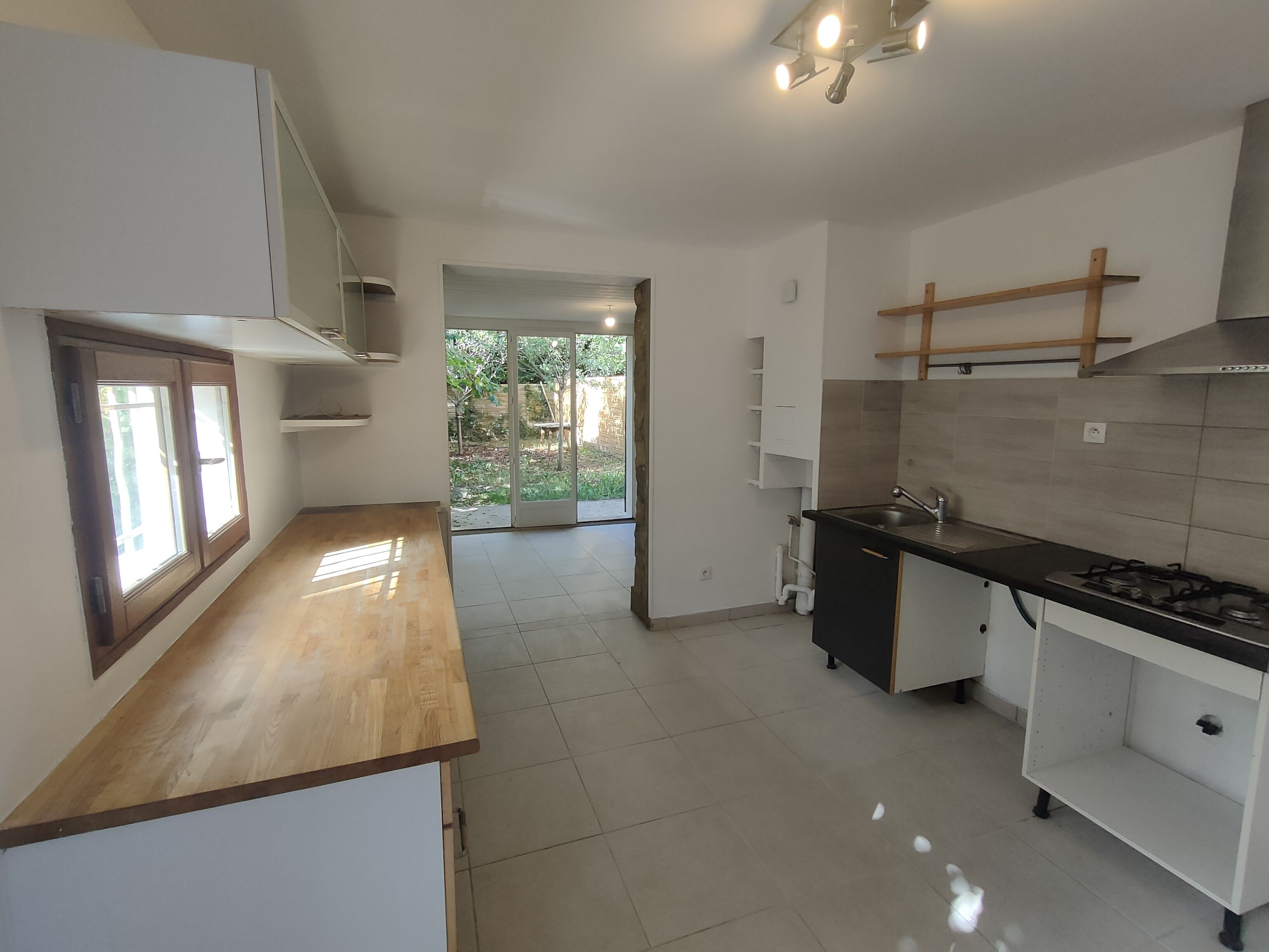 SOUS OFFRE D'ACHAT ACCEPTÉE - RARE SUR IGNY APPARTEMENT ET GRAND JARDIN PRIVATIF
