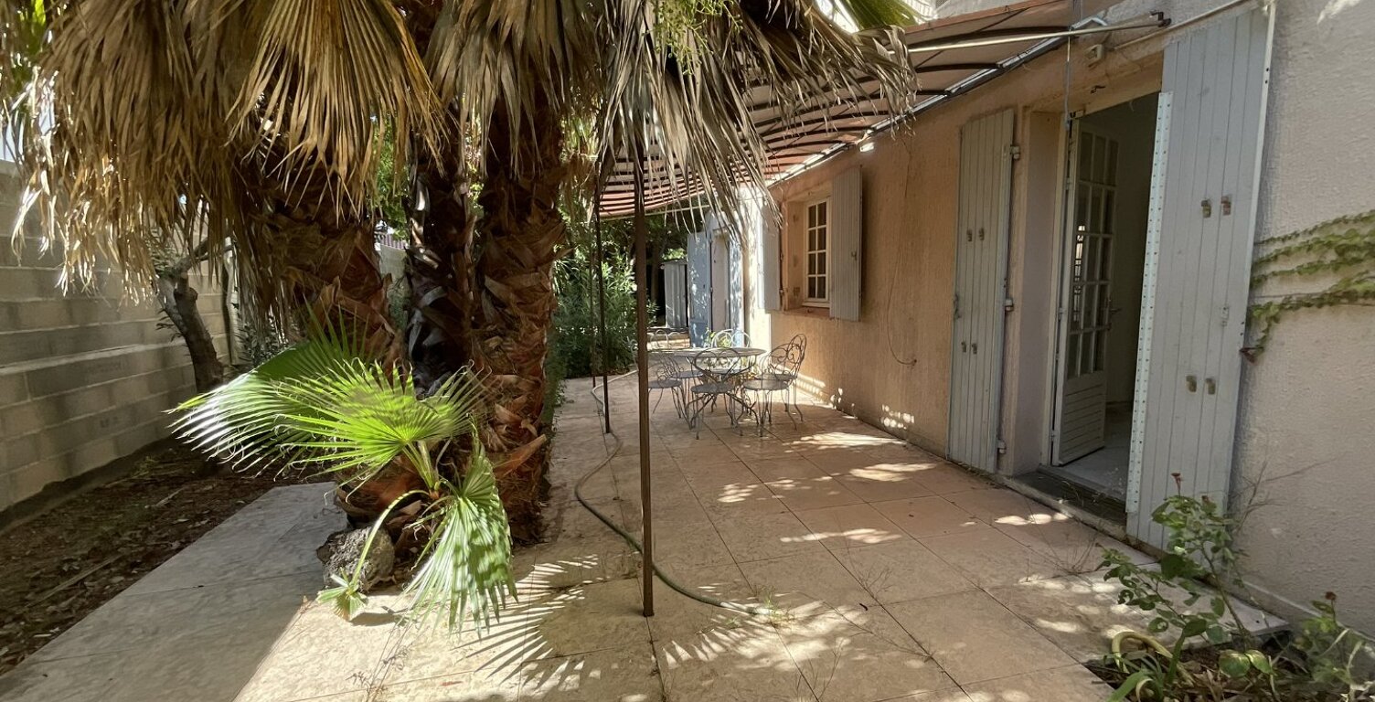 Villa — photo 1
