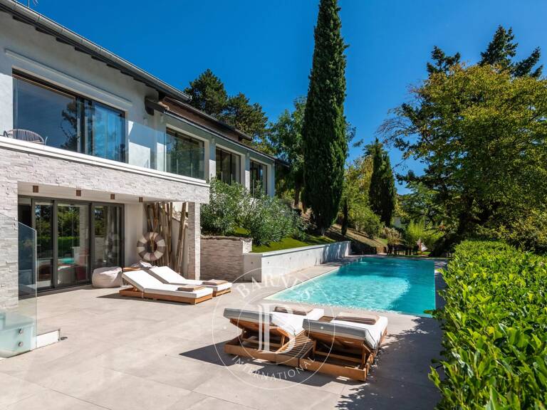 Limonest - La Barollière - Maison d'environ 312m²  terrain de 3943m² - 5 chambres — photo 1