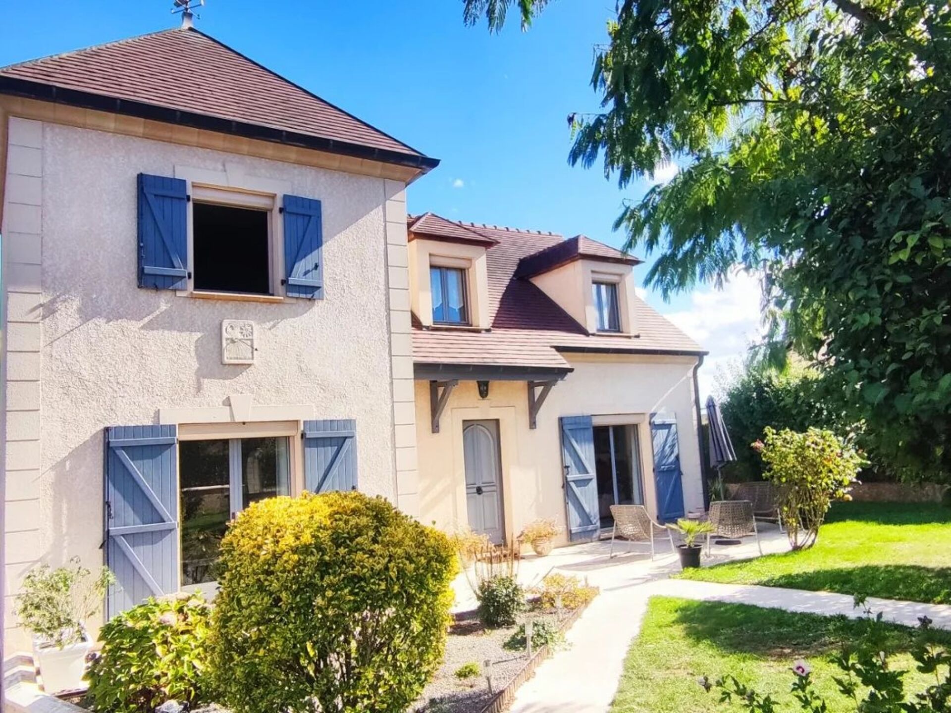 Maison 6 pièces 170 m² · à Novillers · 170 m² · 340 000 €