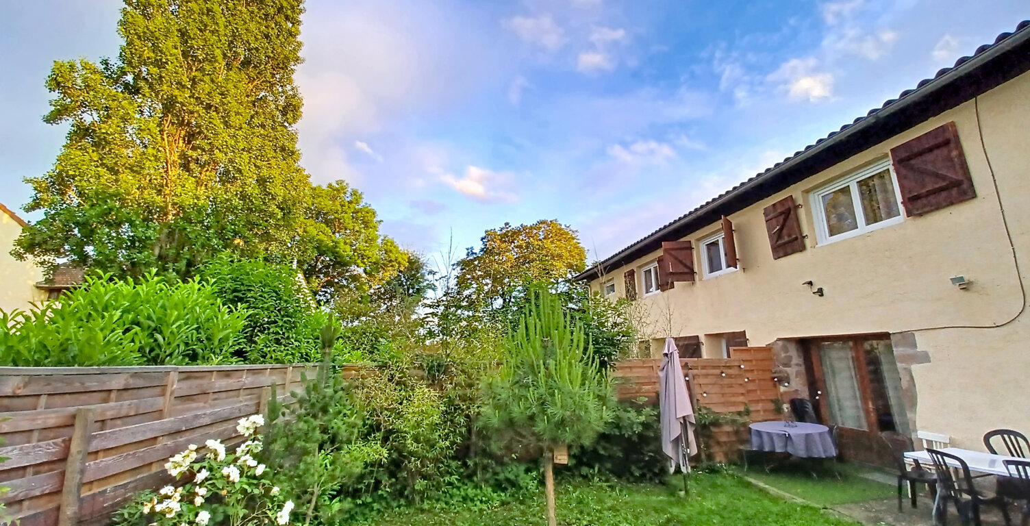ISSOIRE, maison en pierres sur terrain de 400m2 — photo 1