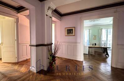 Appartement - 149.7m ² — photo du bien