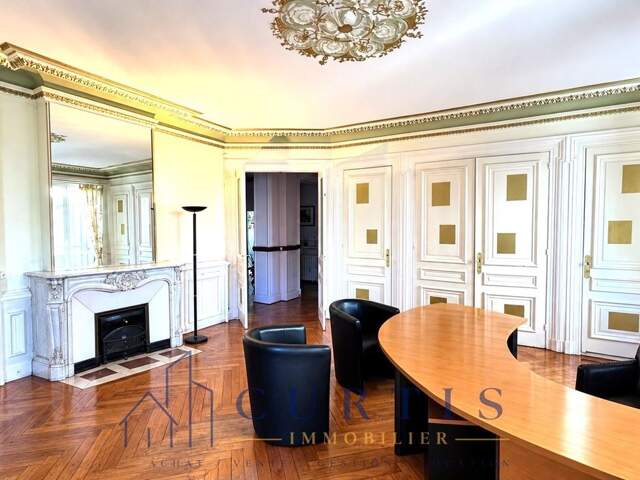Appartement - 149.7m ² — photo du bien