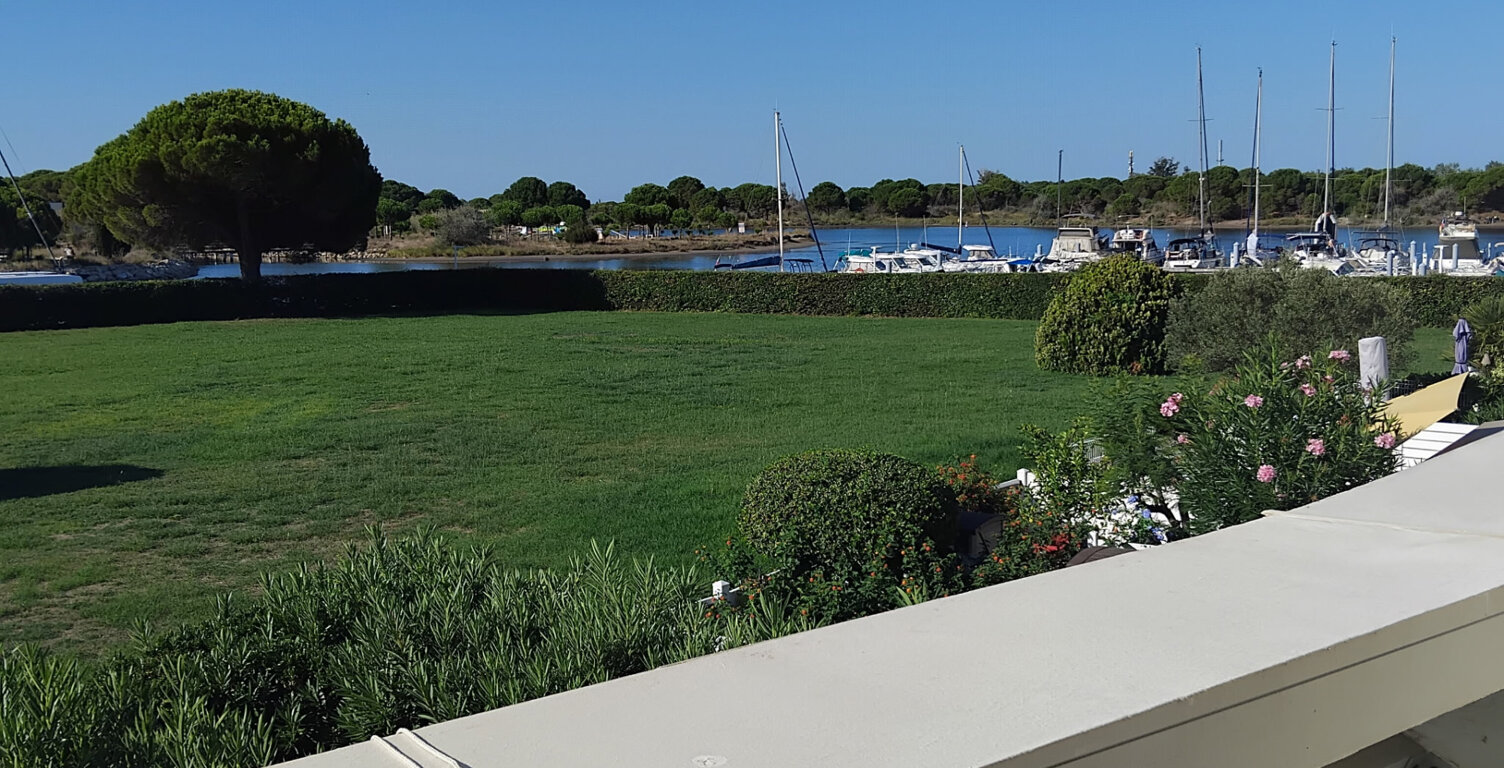Produit rare avec vue incroyable sur une grande pelouse et c — photo 1