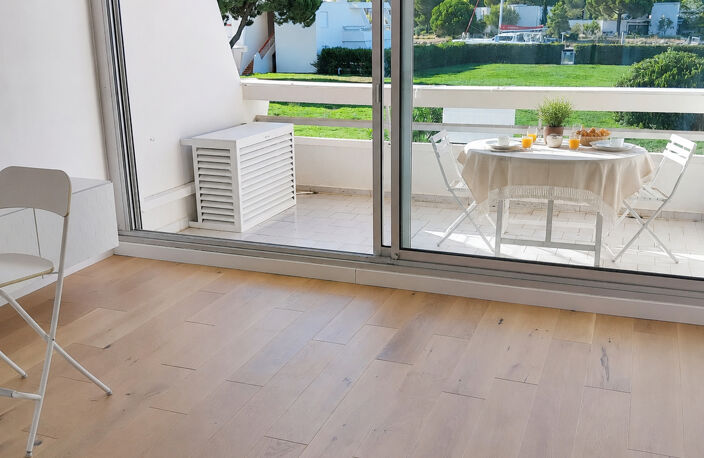 Produit rare avec vue incroyable sur une grande pelouse et c — photo 3