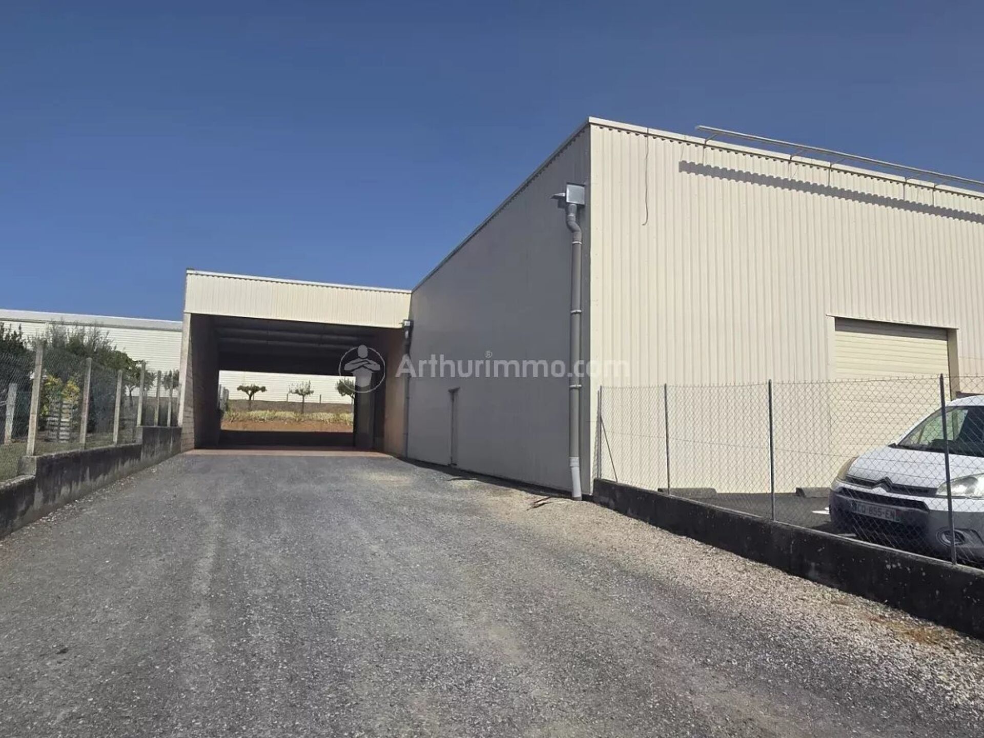 Local commercial 2 pièces 300 m² · à Puygouzon · 300 m² · 1 510 €/mois