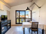 Appartement plein de charme avec beau potentiel — photo 2
