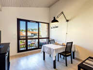 Appartement plein de charme avec beau potentiel — photo 3