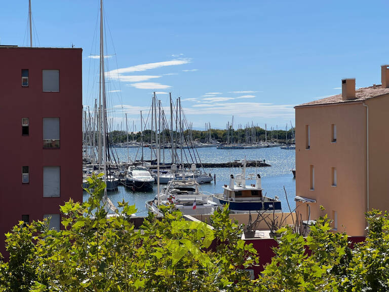 LE CAP D'AGDE-T2 lumineux avec vue port, parking, proche pla — photo 1