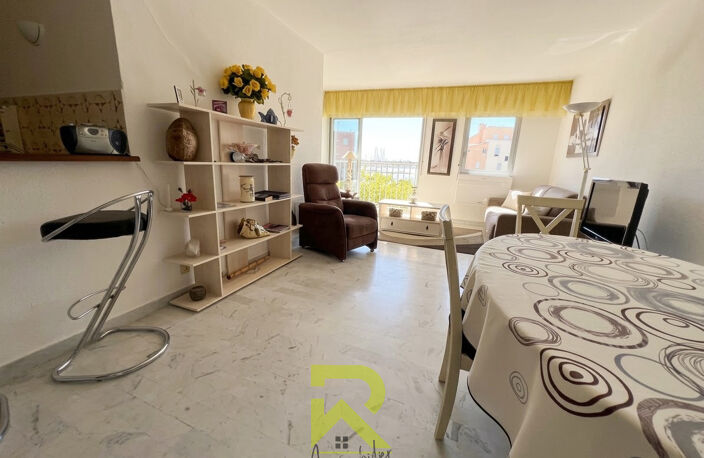 LE CAP D'AGDE-T2 lumineux avec vue port, parking, proche pla — photo 4