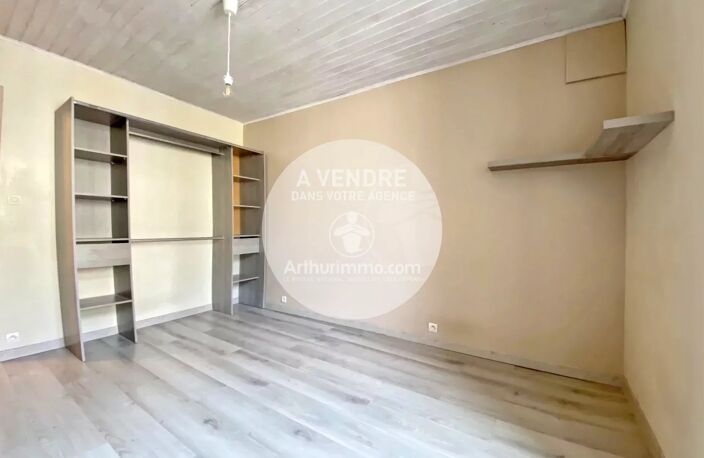 Maison de bourg rénovée avec jardin, garage et 4 chambres — photo 4