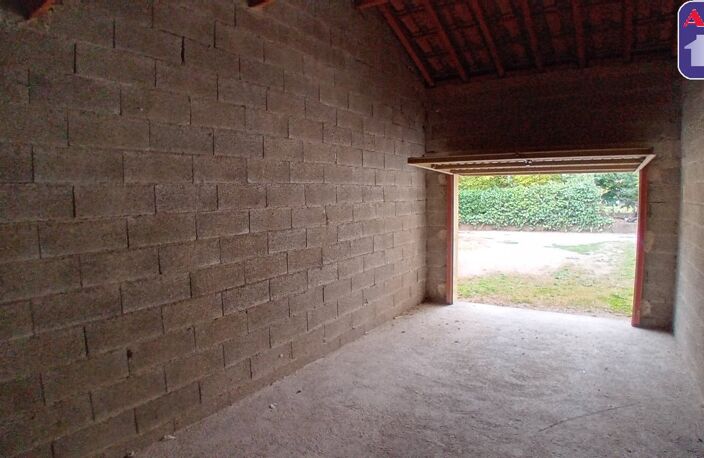 GARAGE  — photo 3