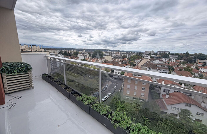 Place  Peyroulet appartement Pau 4 pièce(s) balcon terrasse véranda et parking — photo 5
