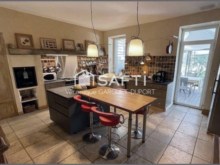 Demeure de caractère de 310m2 avec jardin, piscine, garage et gite — photo 1
