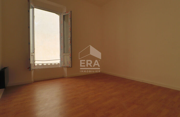 MARSEILLE 10e - ENSEMBLE IMMOBILIER DE RAPPORT - 2 IMMEUBLES ? APPARTEMENTS, COMMERCES & GARAGE — photo 5