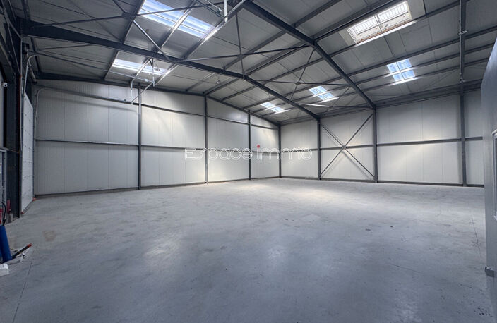 LOCAL COMMERCIAL/ ENTREPOT / STOCKAGE / PARKING - PROFESSIONNEL - NOTRE-DAME-DE-BONDEVILLE - 610 m² — photo 3