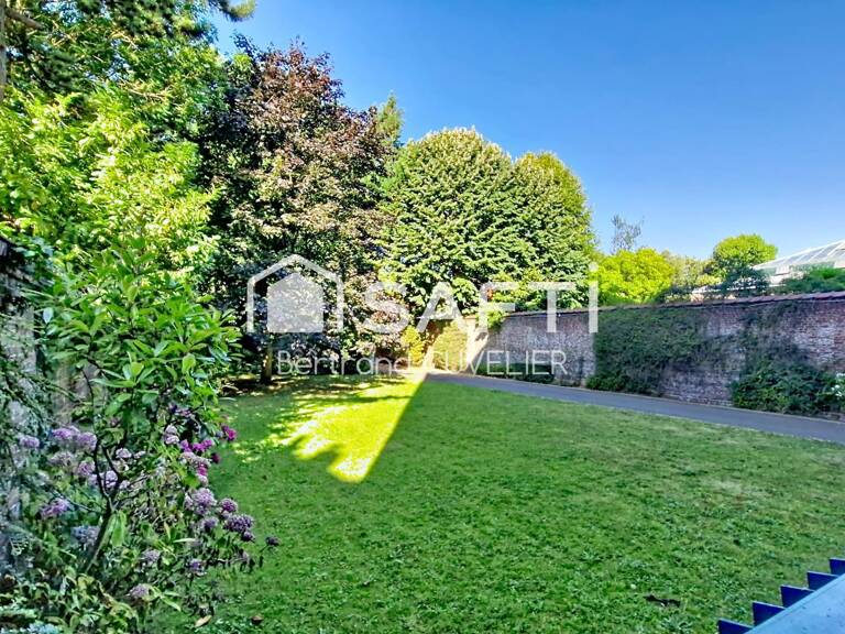 Vieux-Lille - T2 de 71 m² à conforter - rez-de-jardin sud-ouest, balcon, garage et cave — photo 1