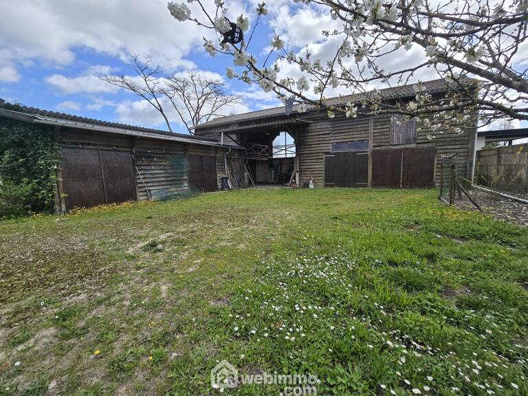 Terrain constructible - 863m² - Le Pian-Médoc — photo 1