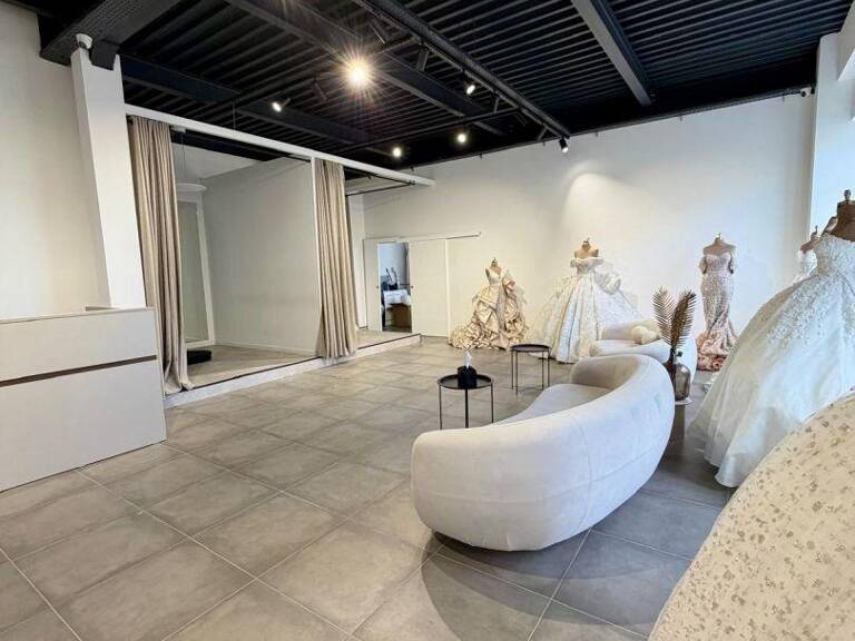 Location Boutique/Local commercial 140 m&sup2; — photo 1