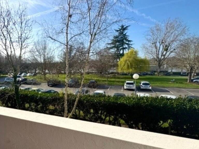 POISSY-Bord de Seine : F4 avec balcons, caves et parking — photo 1