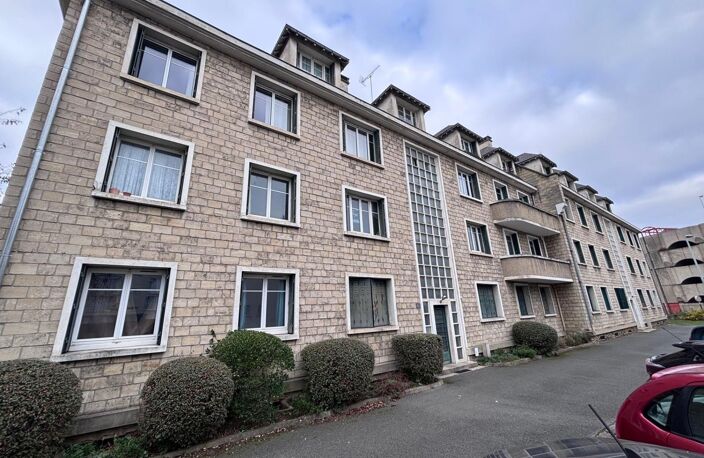 POISSY-Bord de Seine : F4 avec balcons, caves et parking — photo 3