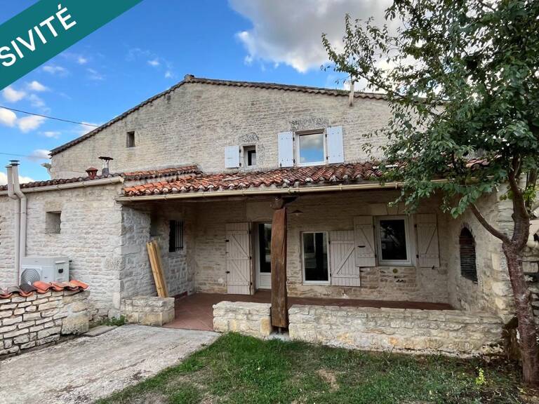 Charmante maison en pierre avec jardin, terrasse, garage et dépendance — photo 1