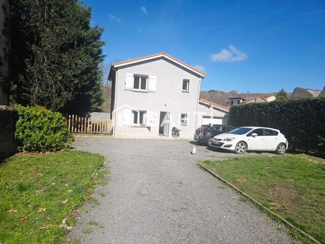 LA RICAMARIE Centre ville  Maison récente 99 m²  Terrain plat 747 m²  Garage  Aucun travaux — photo du bien