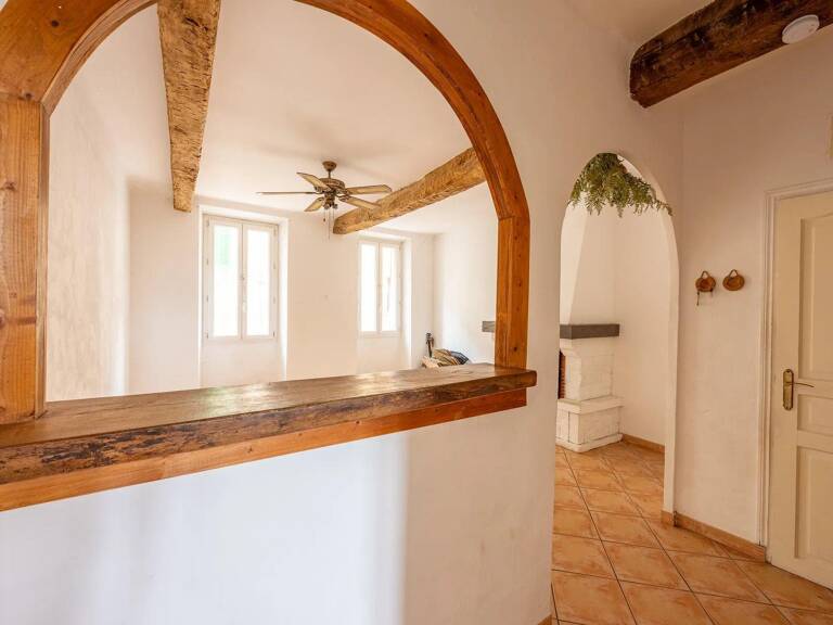 Callian, Appartement deux chambres au premier étage — photo 1