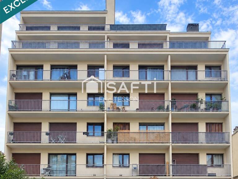 Rue Jean-Baptiste Charcot, à Courbevoie, profitez du calme du jardin en coeur d'îlot et du centre-ville — photo 1