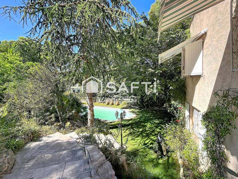 Côte Bleue -13820-Maison type 7 de 200m2 ; 2600m2 de terrain. — photo 1