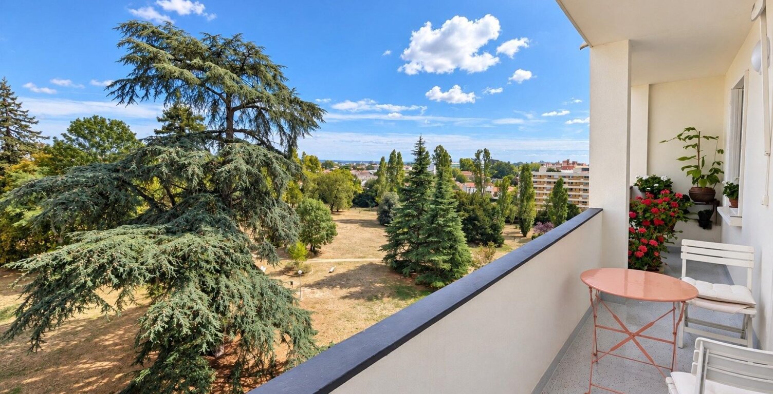 Talence  Le Voltaire | Appartement T4 de 73,52 m² avec balcons et cave — photo 1