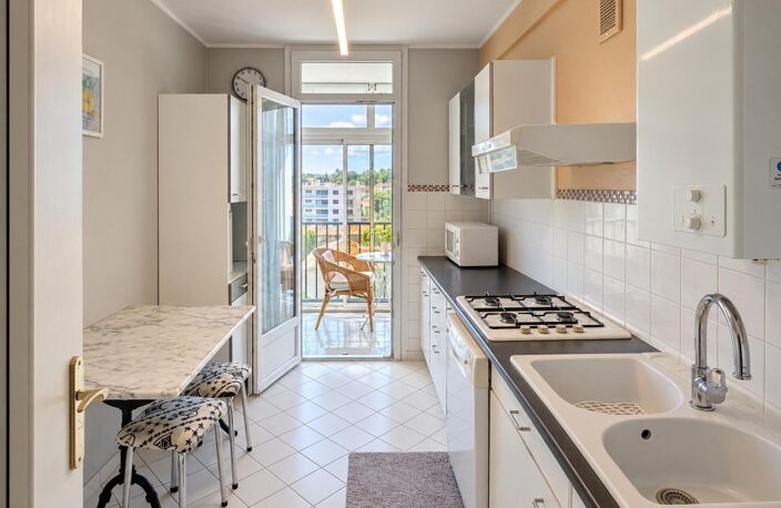 Talence  Le Voltaire | Appartement T4 de 73,52 m² avec balcons et cave — photo 4