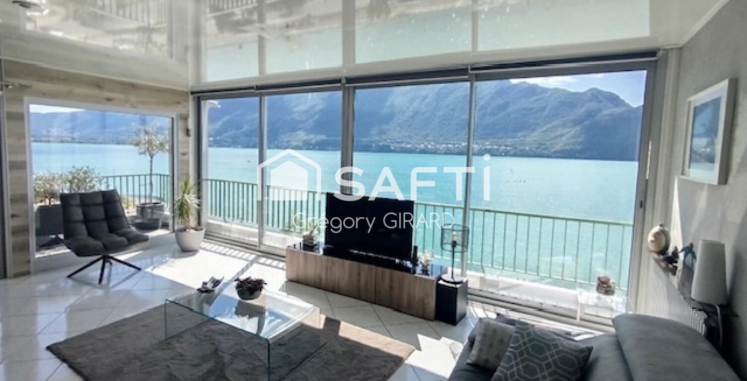 Ce bien bénéficie d'une vue magnifique sur le lac du Bourget et la dent du chat. Entièrement rénové avec des matériaux de qualité, son emplacement permet à ses occupants de disposer d'un accès immédiat au lac. — photo 1
