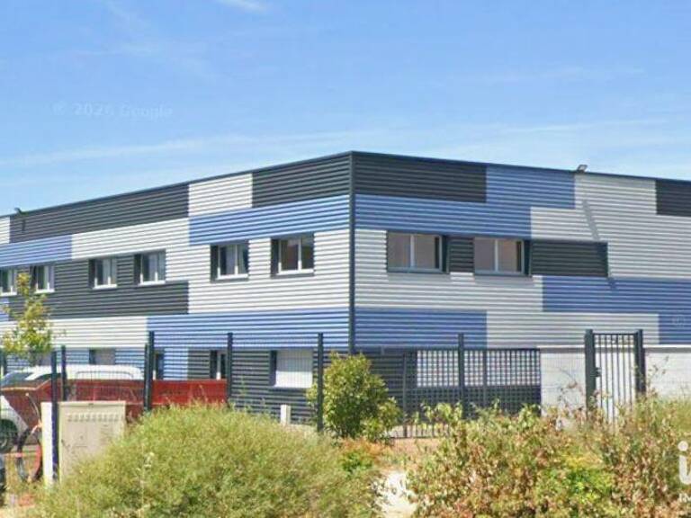 Location Local d'activités 160 m&sup2; — photo 1