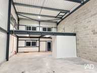 Location Local d'activités 160 m&sup2; — photo 2