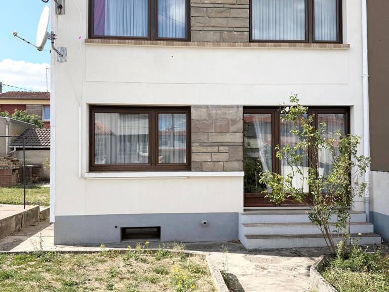 Maison semi-mitoyenne - 68m² - Puttelange-aux-Lacs — photo 1