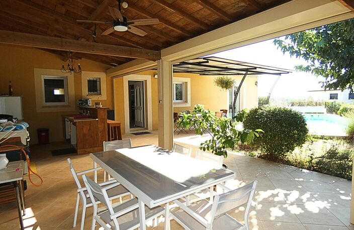 Villa plain pied de 141m² sur terrain arboré de 2411m² avec grand garage et piscine 10x4 — photo 4