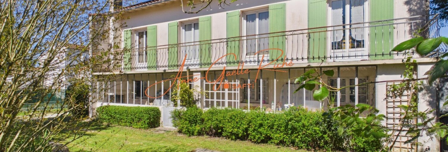 Maison 9 Pièces 176 m² à vendre à Saint-Georges-des-Coteaux (17810)