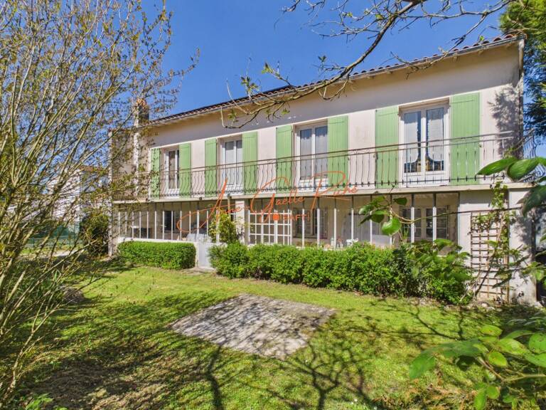 À 5 min de Saintes  Maison familiale de 176 m² avec jardin arboré — photo 1