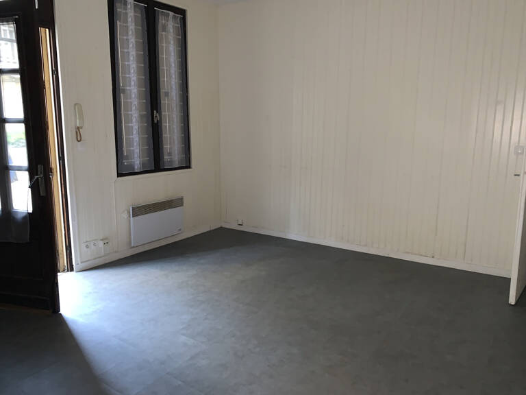 APPARTEMENT T1 À LOUER PROCHE PLACE DE LA VICTOIRE — photo 1
